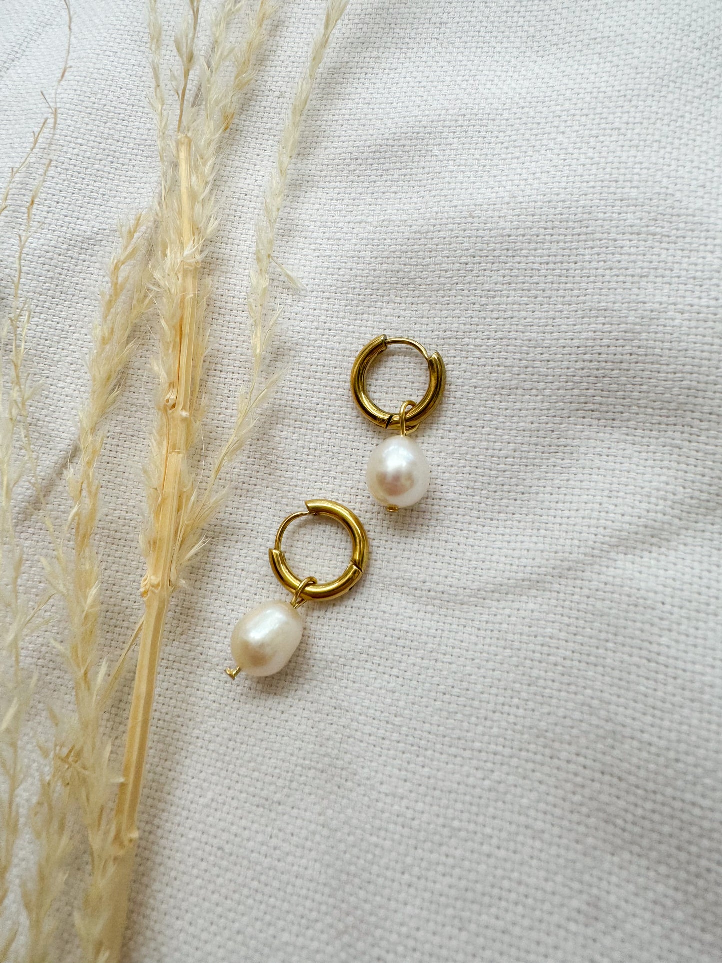 Freshwater Baroque Pearl 14K Gold Huggie Earrings