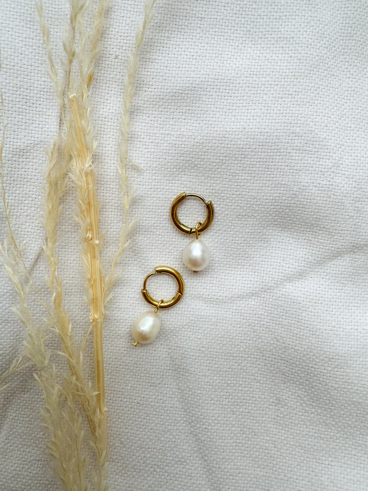 Freshwater Baroque Pearl 14K Gold Huggie Earrings